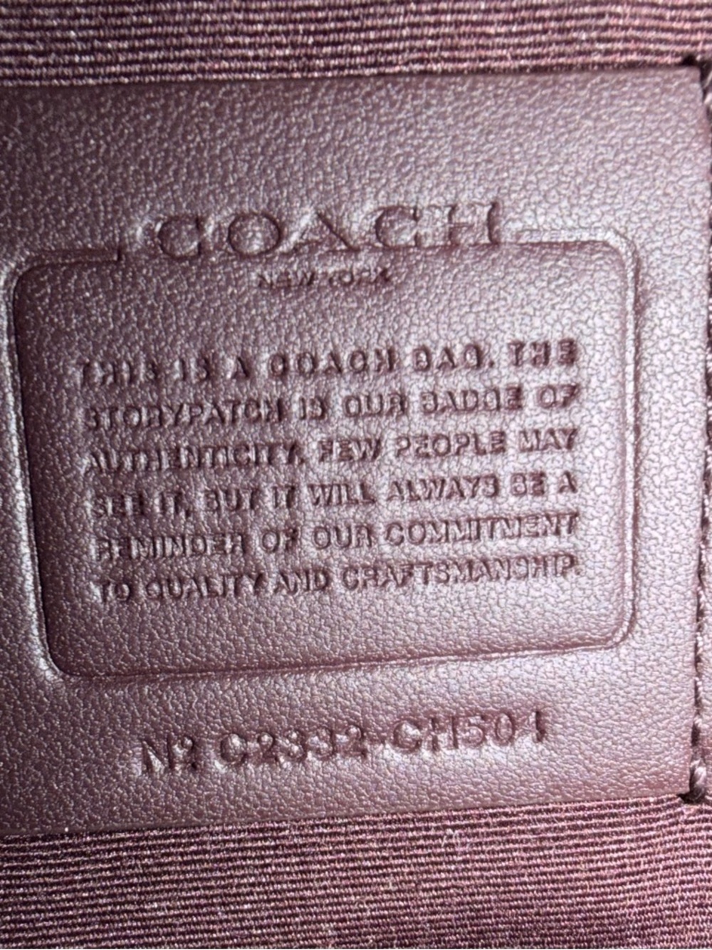 Coach Gallery Tote in leather / signature canvas with chain charm - Picture 12 of 12